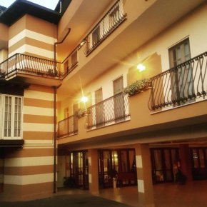  Hotel Trotter  Лено